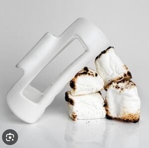 Mello Marshmallow white claw clip NWT